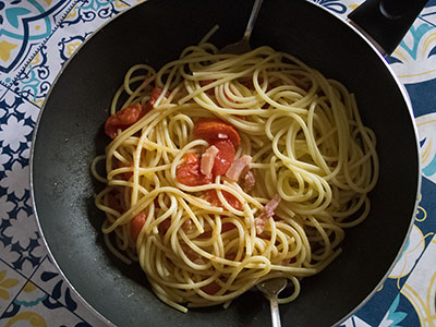 Bucatini guanciale e pachino